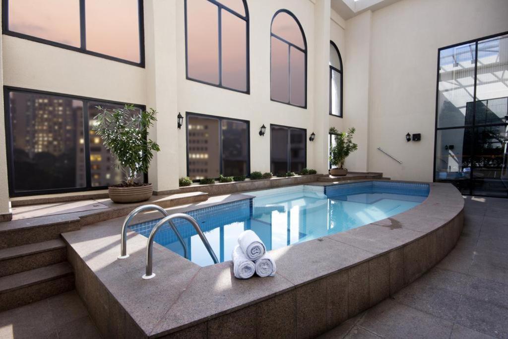 Traveling In Sao Paulo, Luxuoso Faria Lima, Jeronimo Da Veiga 248